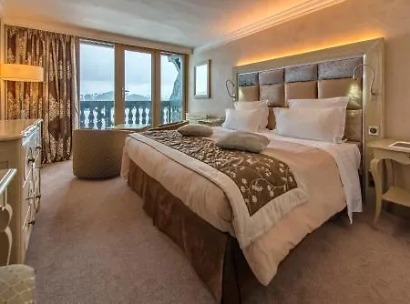 Le Lana クールシュヴェル