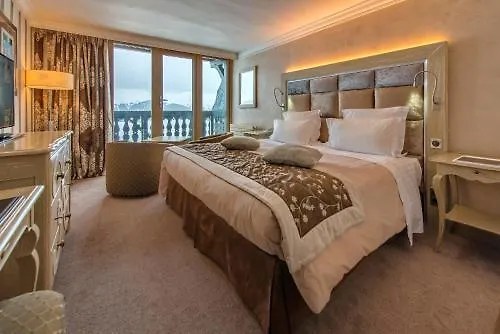 Le Lana קורשבל